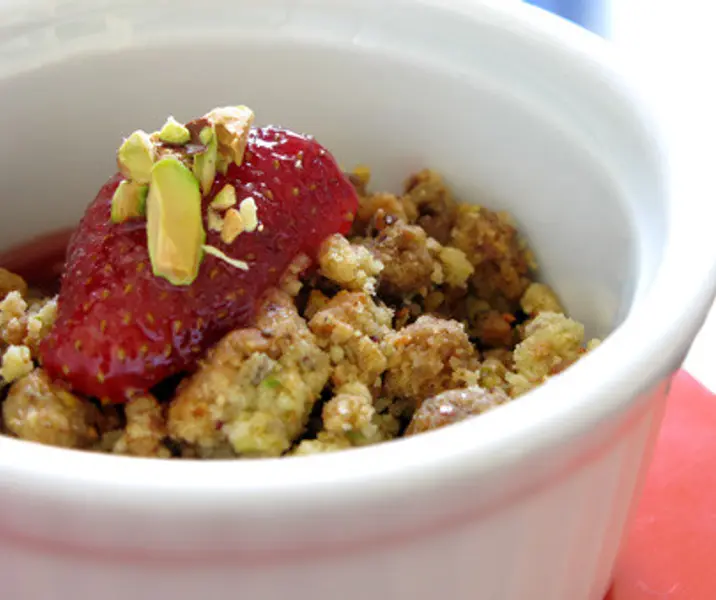 Crocante de pistacho y frutillas