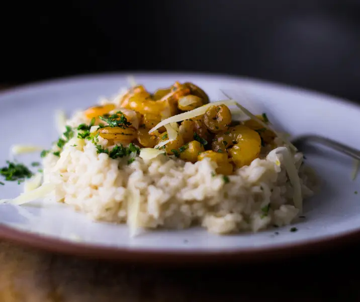 Risotto y camarones con ají panca