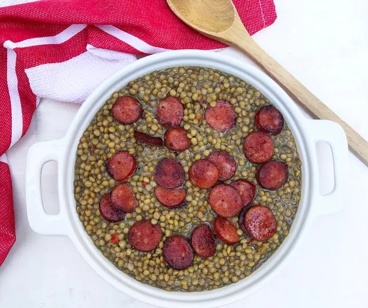 Lentejas con longaniza