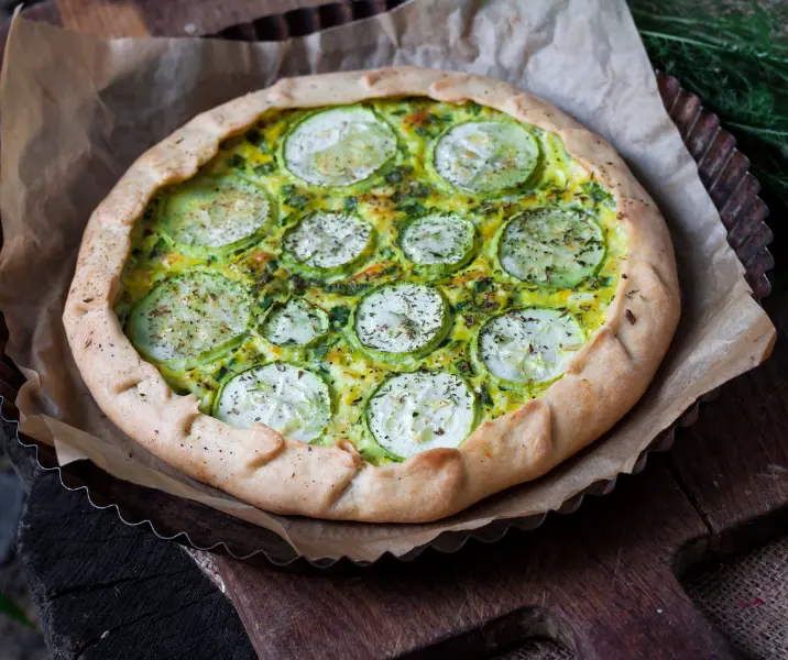 Pastel de zapallitos italianos y queso de cabra