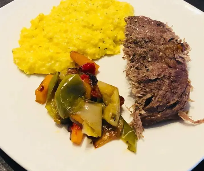 Carne al jugo con pastelera