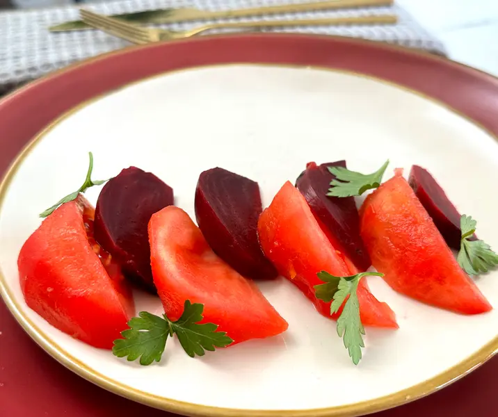 Tomate con betarraga