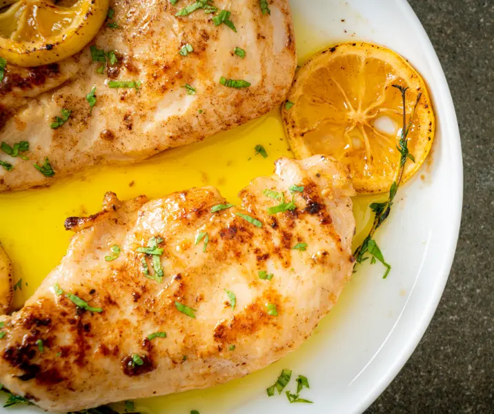 Pollo al limón con ajo y arroz