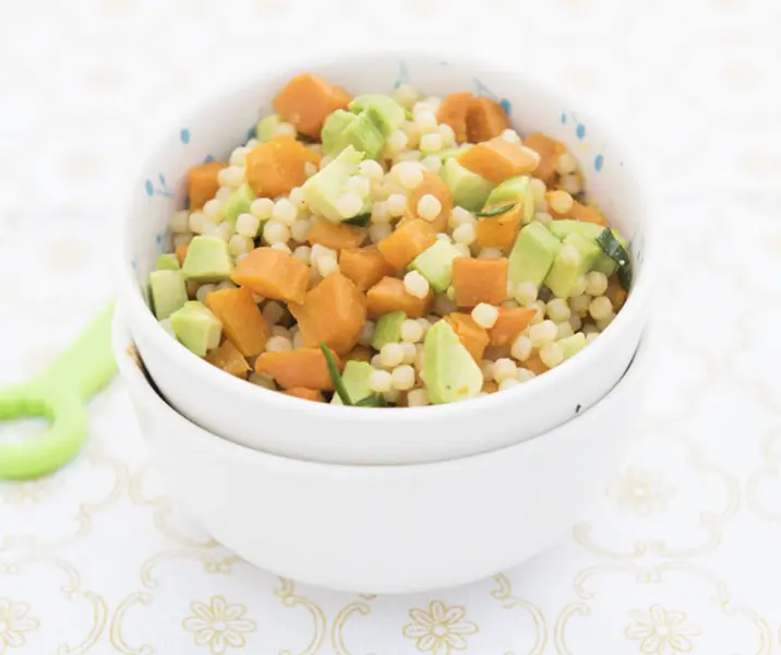 Pasta granizo con zapallo y palta con croquetas de quínoa