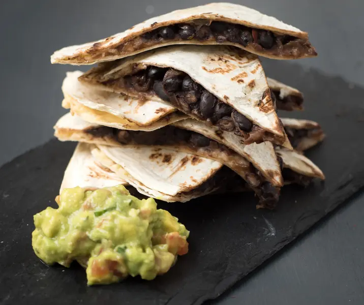 Quesadillas de porotos negros
