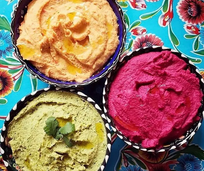 Hummus tricolor