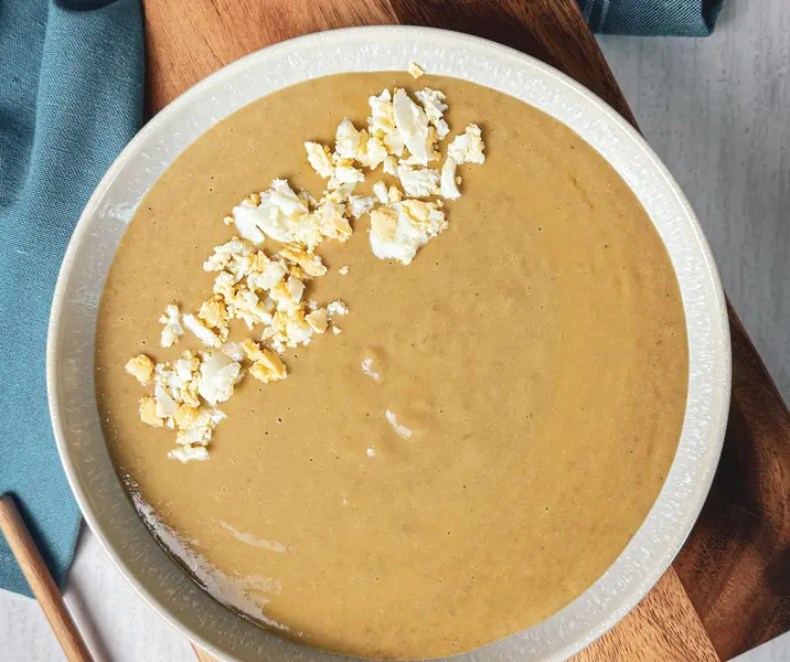 Crema de lentejas con huevo duro molido fácil