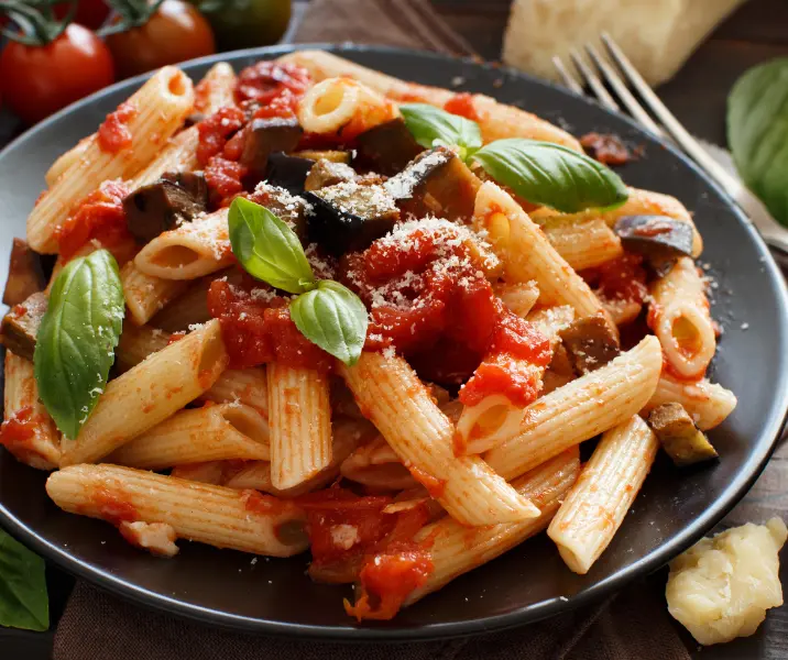 Tallarines con pasta de berenjena