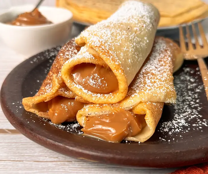 Panqueques con manjar fácil