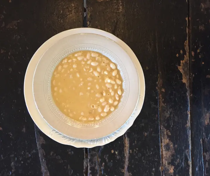 Porotos blancos guisados
