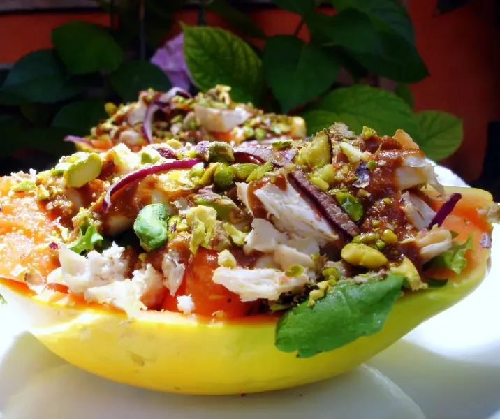 Papayas rellenas con mariscos