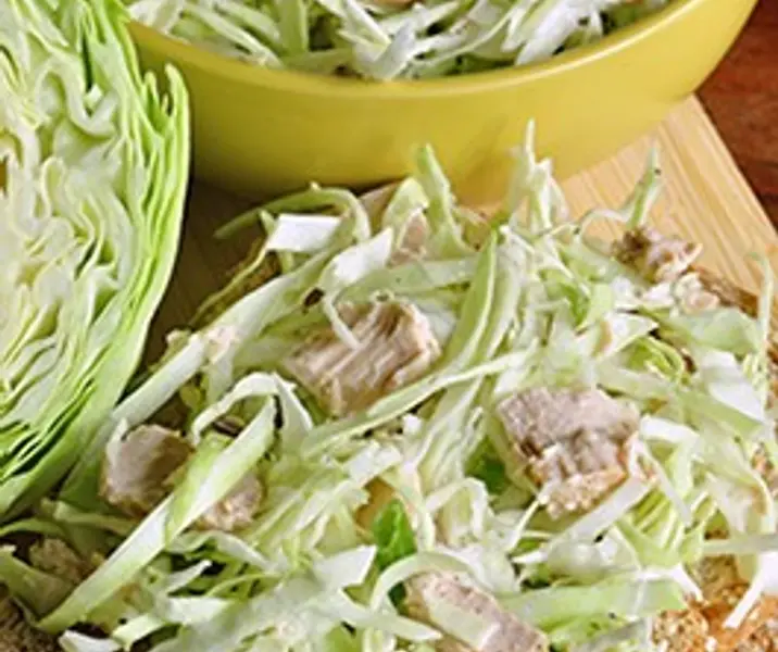 Repollo, palta y nueces