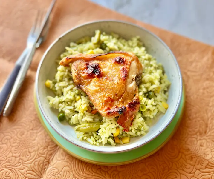 Pollo con arroz verde