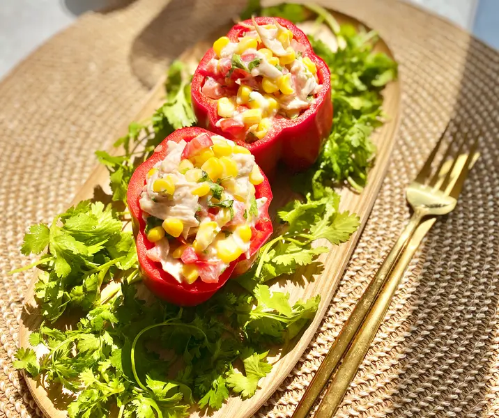 Pimentones rellenos con pollo y choclo