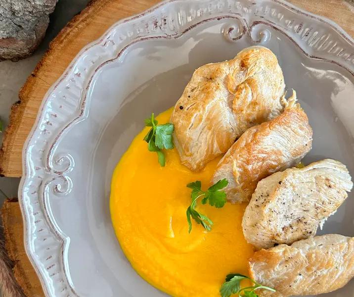 Filetitos de pavo con puré de zapallo