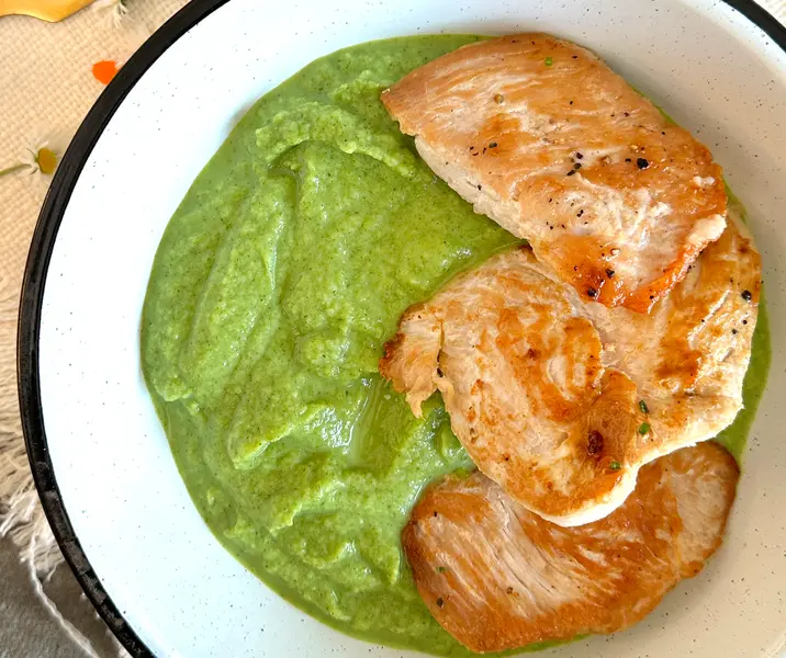 Filetitos de pavo con puré de brócoli