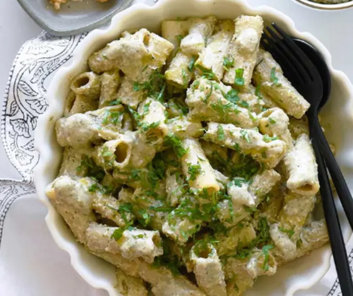 Pasta con pesto de alcachofas thermomix