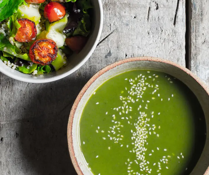 Lunes tranquilito (sopa de espinaca + ensaladas)