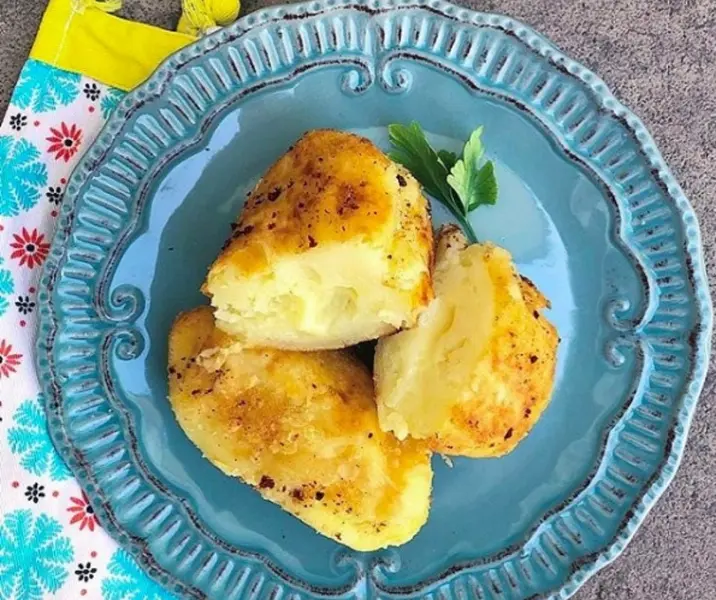 Papas rellenas con queso