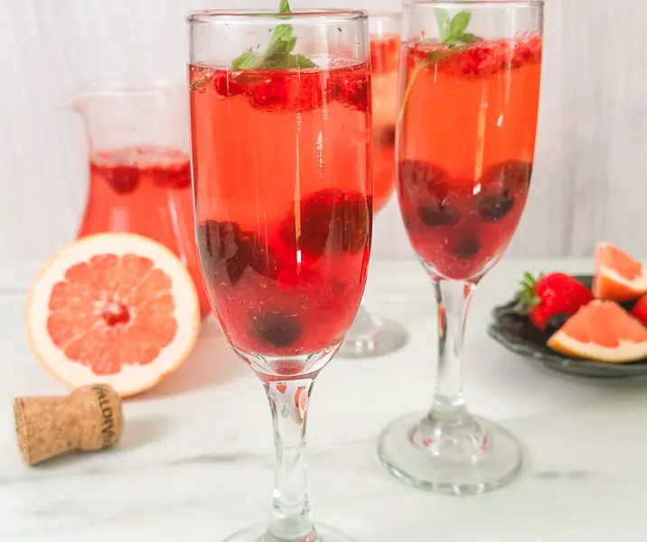 Mimosa de pomelo y frutos rojos