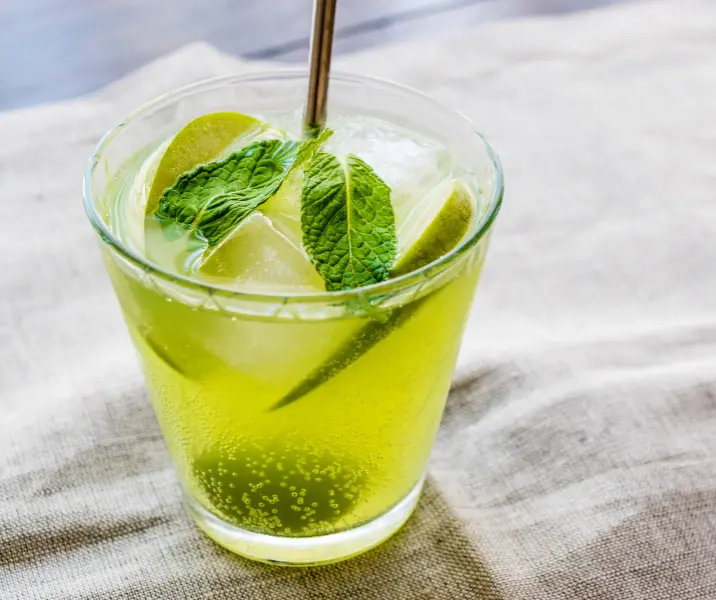 Mocktail sparkler de manzana verde