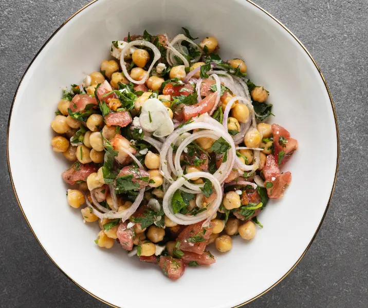 Ensalada de garbanzos con pasas