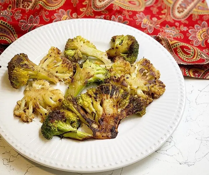 Bistecs de coliflor y brócoli a la plancha