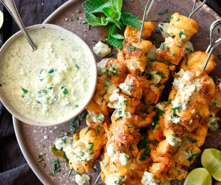Brochetas de pollo con salsa de yogurt cilantro thermomix