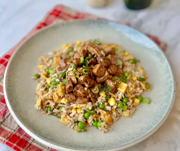 Arroz frito con punta paleta a la soya