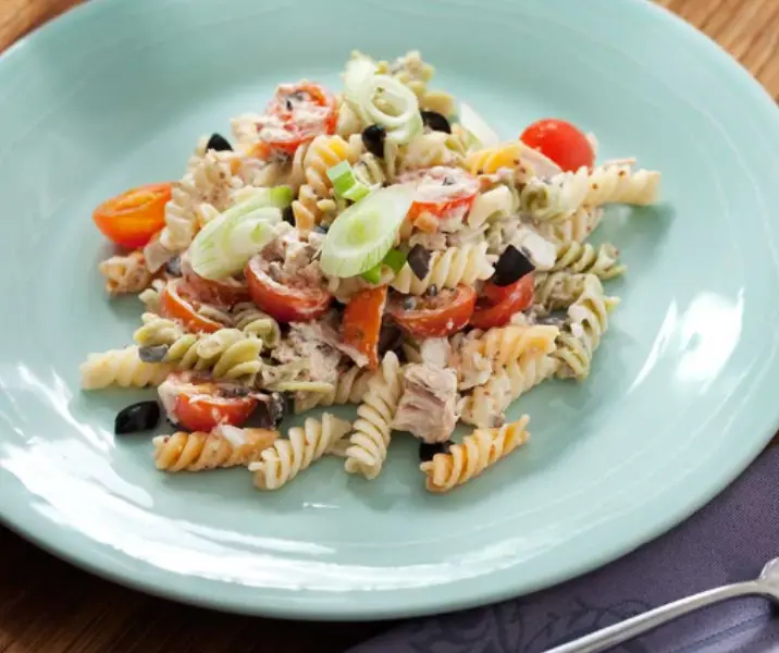 Ensalada de pasta, atún y tomates cherry thermomix