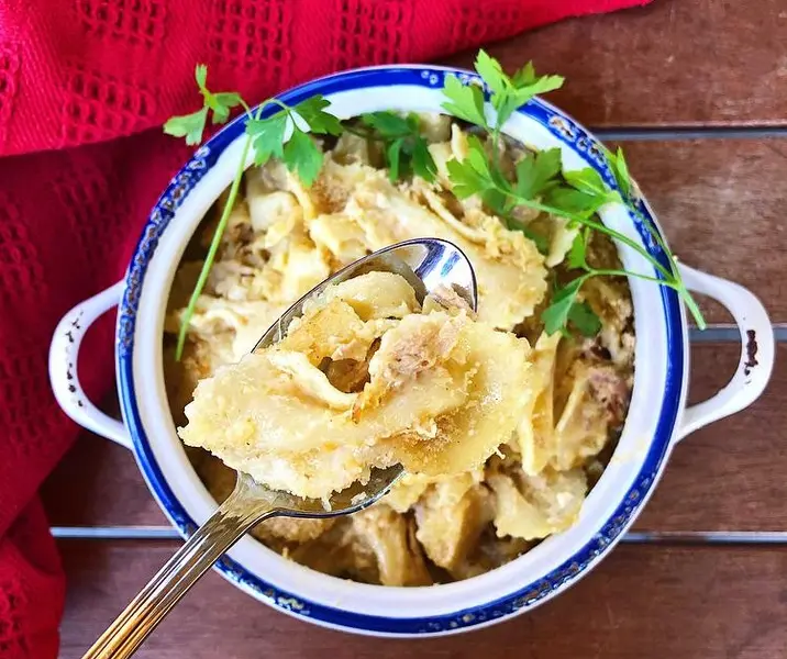 Guiso de corbatitas con atún gratinado fácil