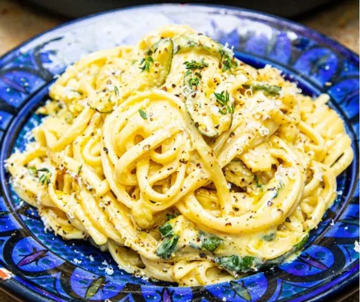 Tallarines a la carbonara veggie