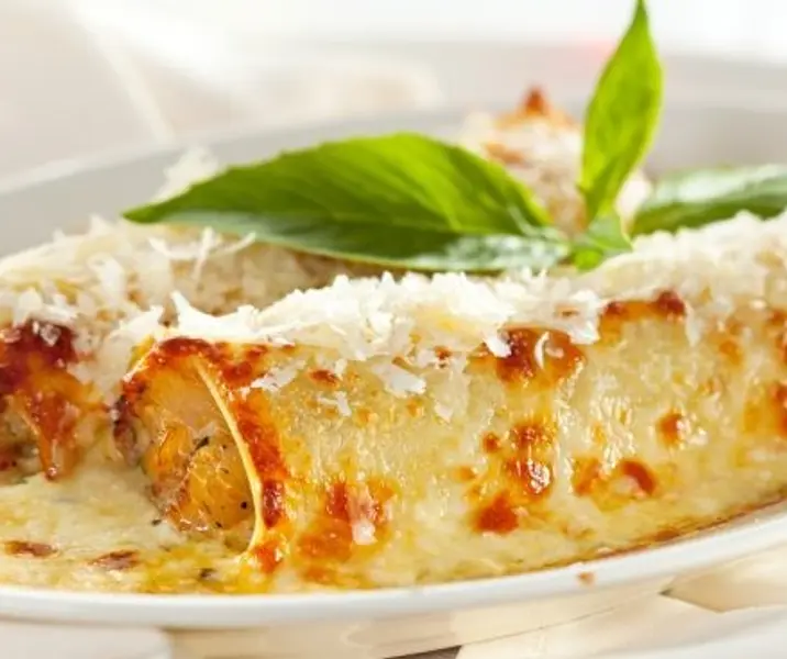 Canelones con atún y salsa al curry