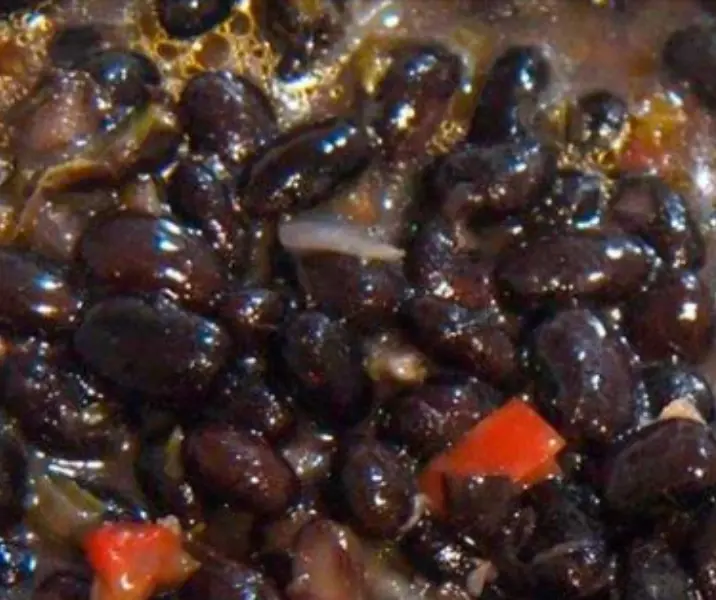 Porotos negros a la cubana thermomix