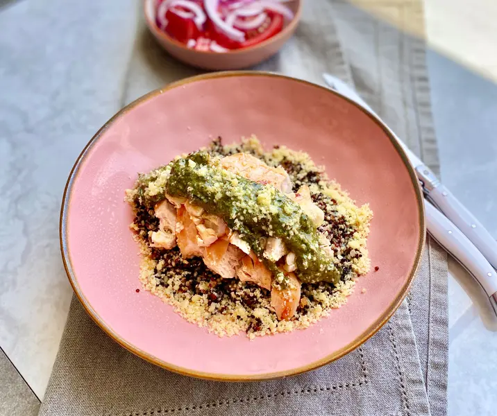 Pollo al pesto con quínoa