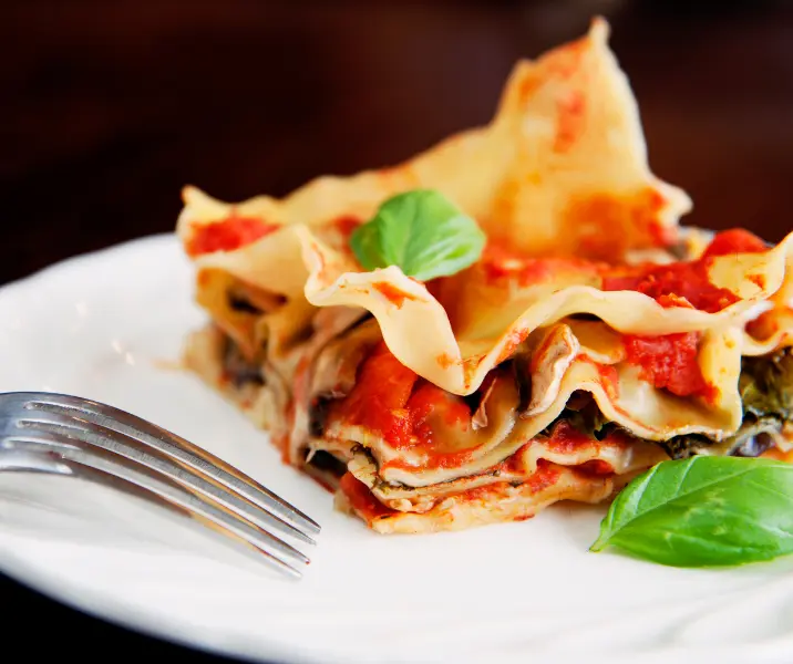 Lasaña de calabacín, champiñones y jamón