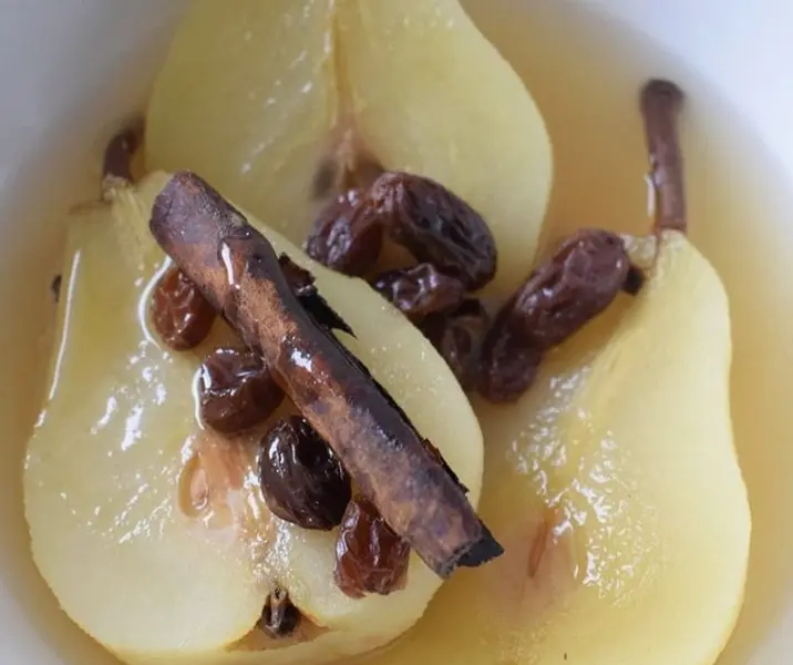 Peras al vino y miel