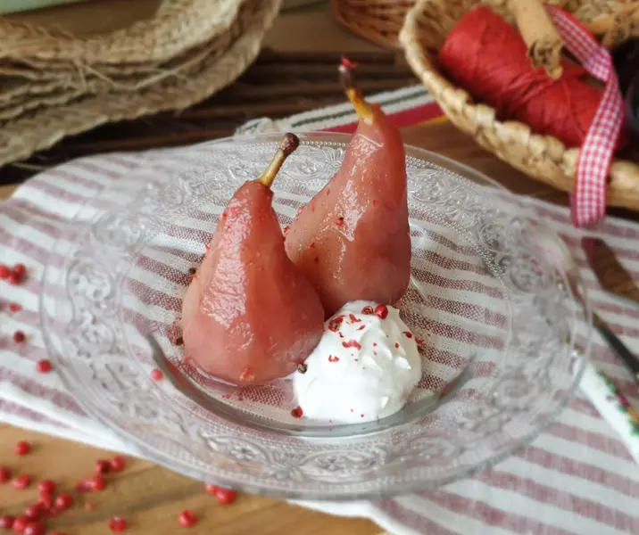 Peras al vino rose