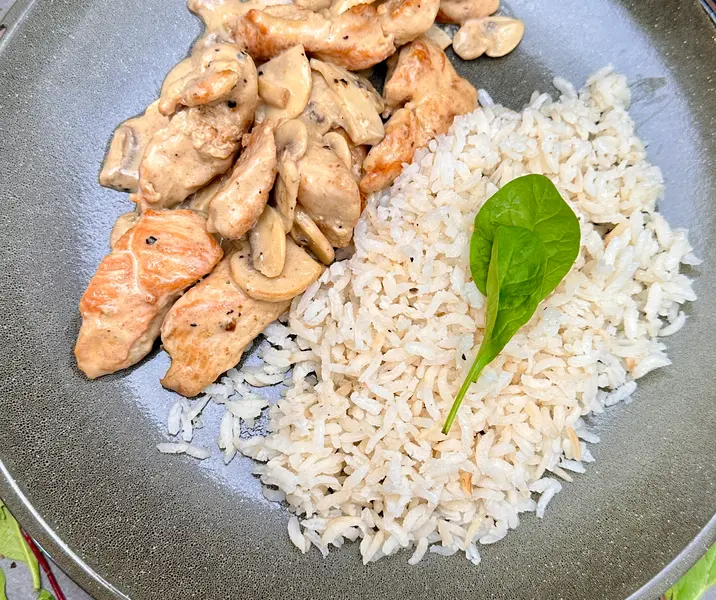 Pollo al champiñón con arroz