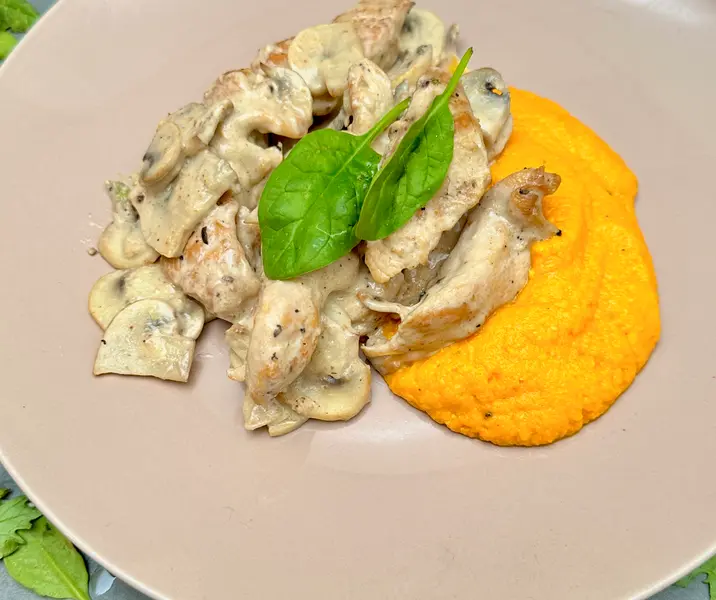 Pollo al champiñón con puré de zapallo