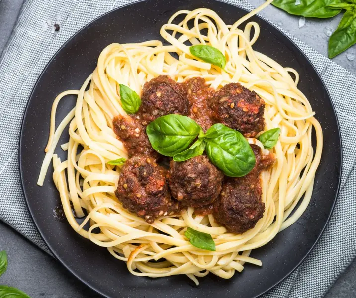 Albóndigas de lentejas con pasta
