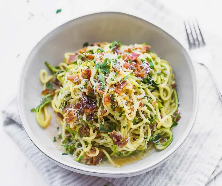 Spaguetti de zapallo italiano a la carbonara