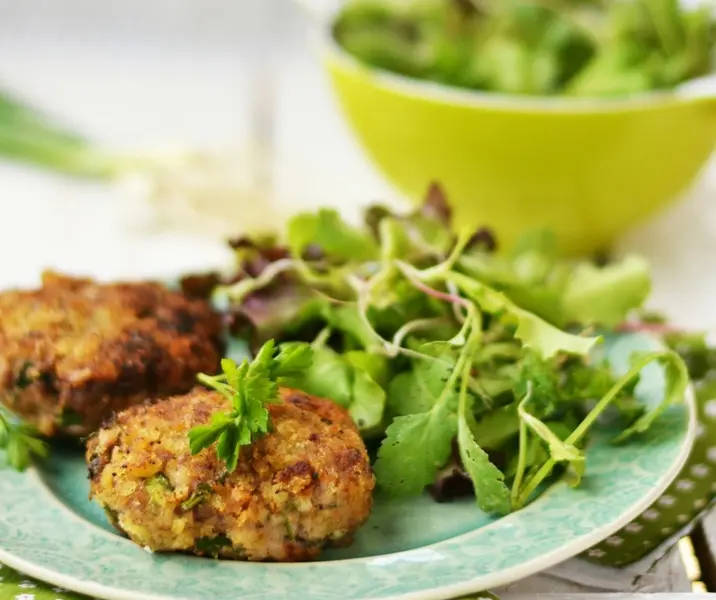 Croquetas de quínoa con ensalada verde