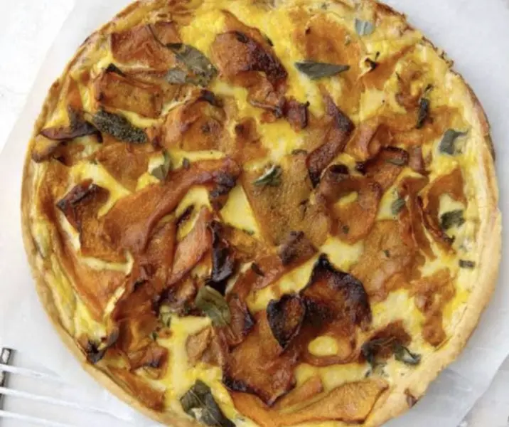 Tarta de zapallo con queso crema, queso azul y yogurt