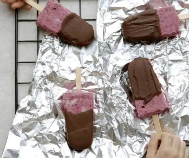 Paletas heladas de berries
