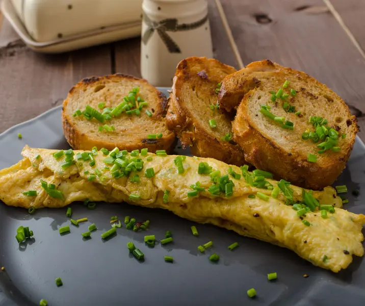 Omelette de queso cebollín