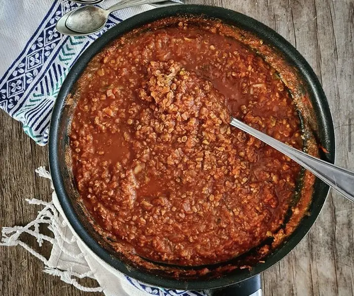 Pasta con salsa boloñesa de soya