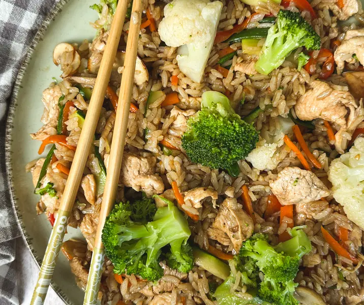 Arroz frito de pollo