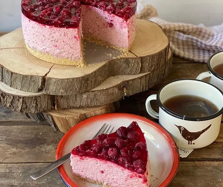 Torta de yogurt frambuesa espumosa