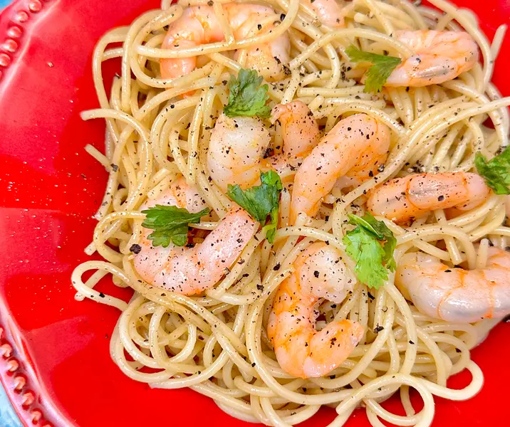 Tallarines con camarones